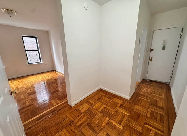 Photo - 2851 Valentine Ave Unit 601