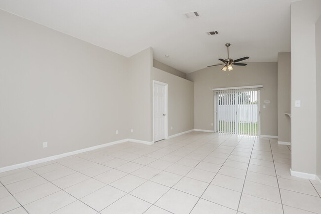 Photo - 2872 Woodruff Dr