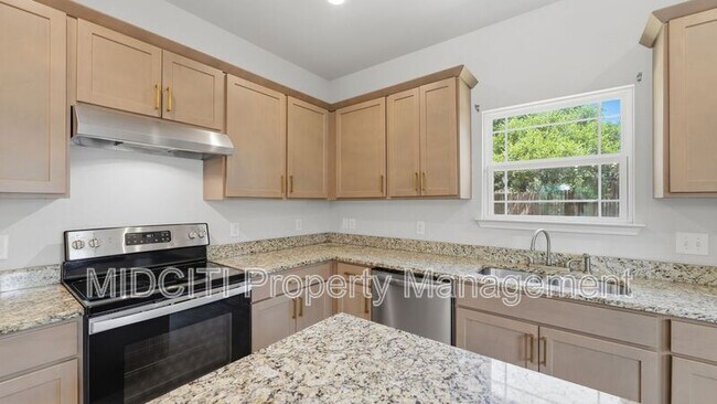 Photo - 1035 Cedar Grove Trail