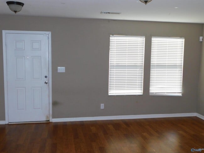 Photo - 3146 Castlecreek Dr SW