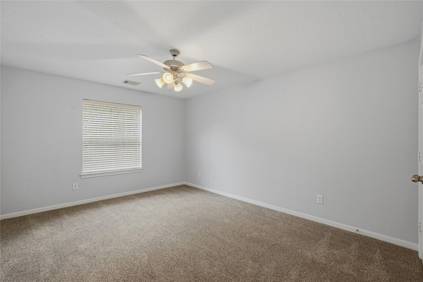 Photo - 70 N Spinning Wheel Cir