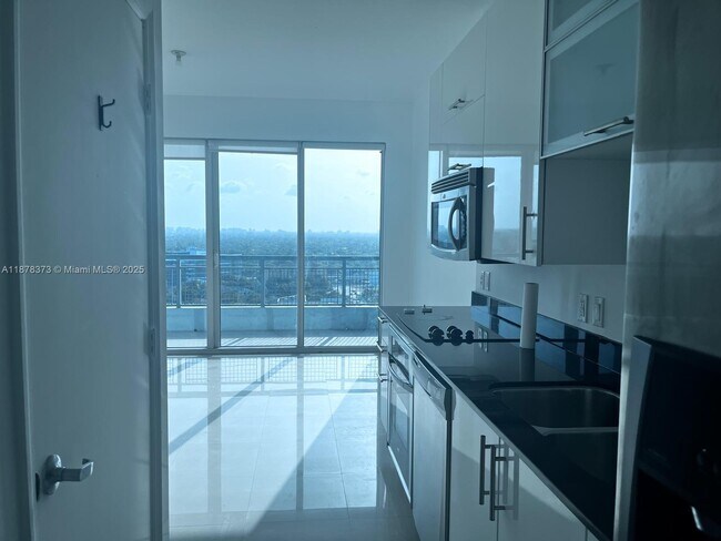 Photo - 60 SW 13th St Unidad 1417