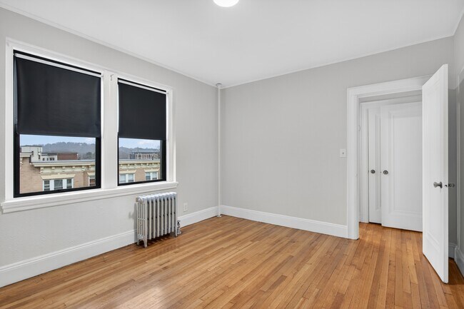 Photo - 137 Englewood Ave