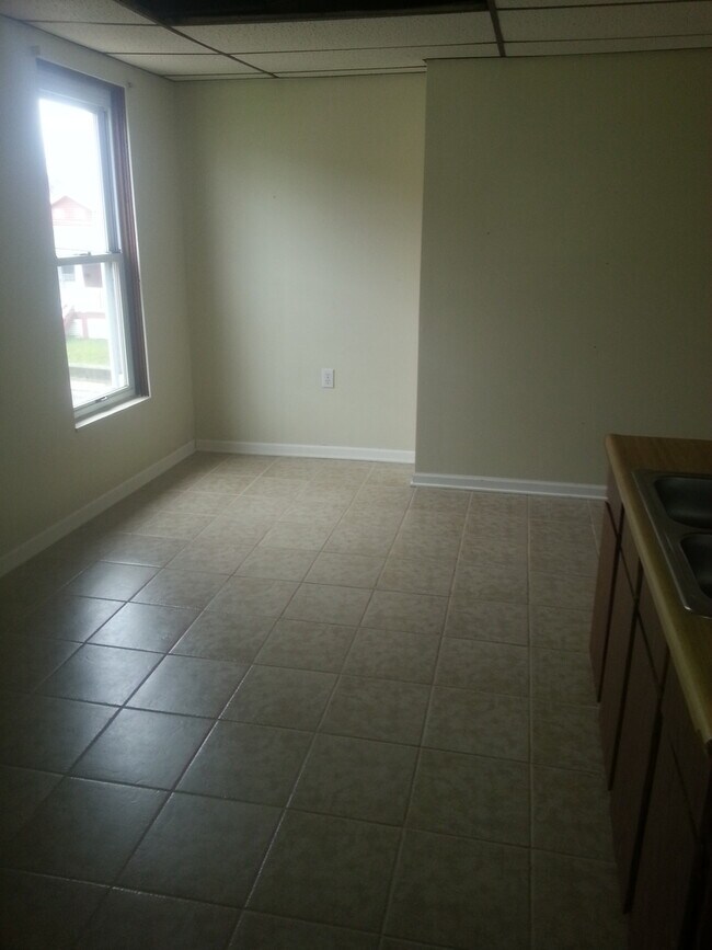 Photo - 564-BLD Unit 2