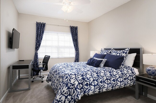 Photo - Lake Crossing Apartments