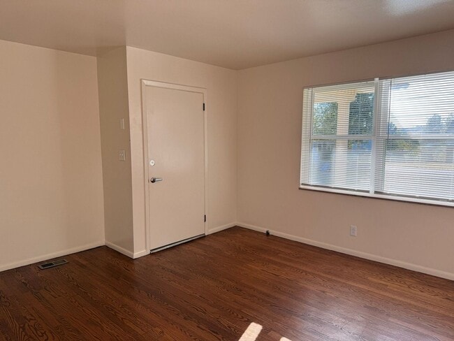 Photo - [01025P] Unit 01025P