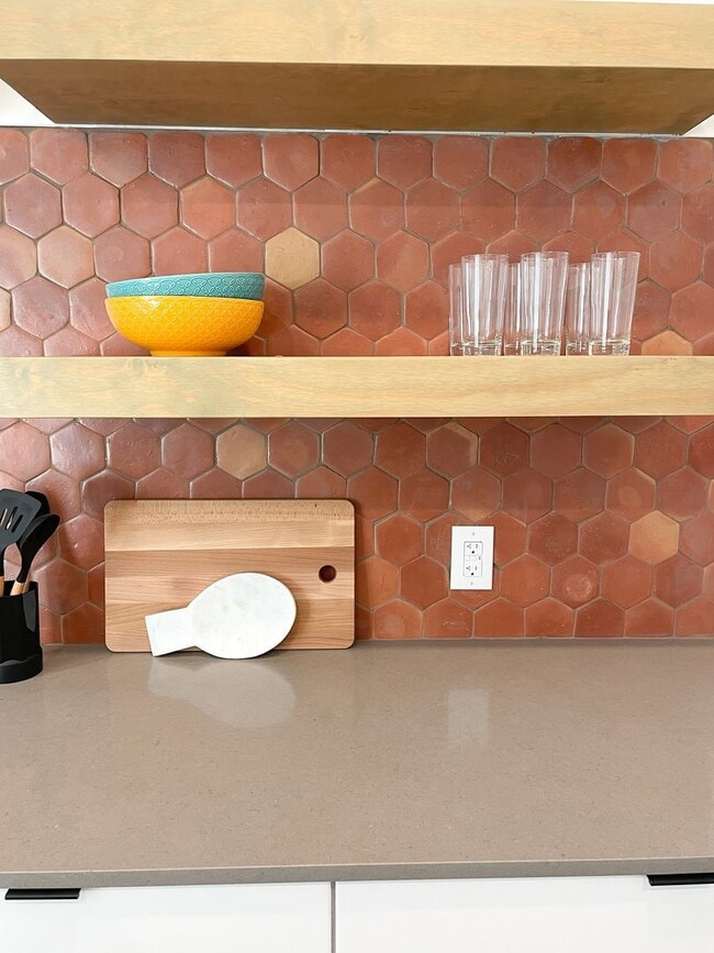 Photo - 2709 E 5th St.