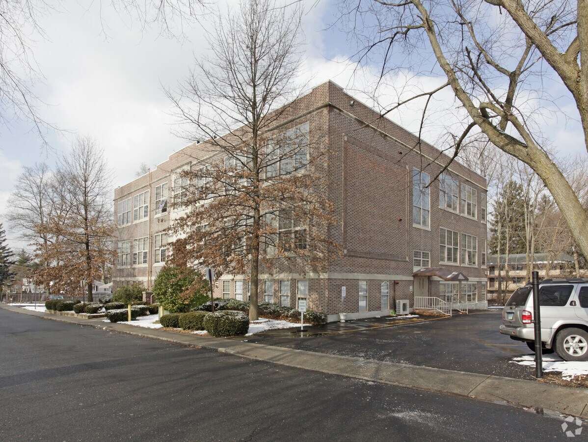 Belltown Manor - Belltown Manor Apartments