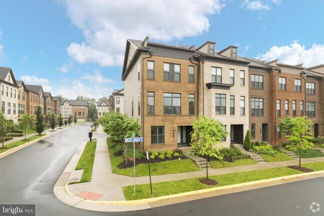 Building Photo - 12311 W Oaks Dr Rental