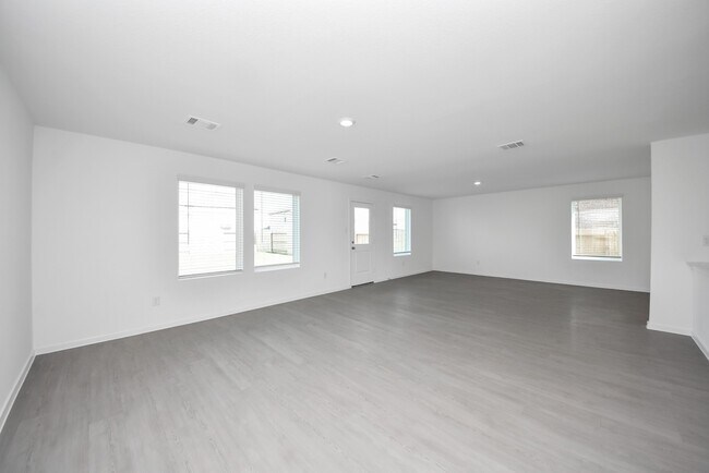 Photo - 10410 Birds Nest Dr