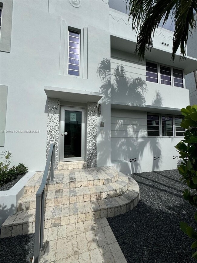 Photo - 1560 West Ave Unidad 6