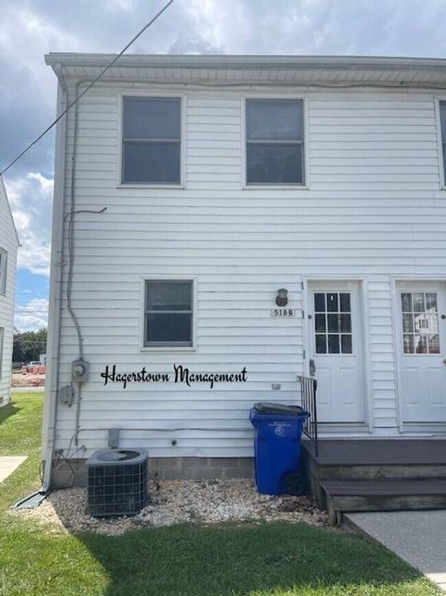Must See! 2BR Duplex on S Cannon Ave House House Rental in Hagerstown