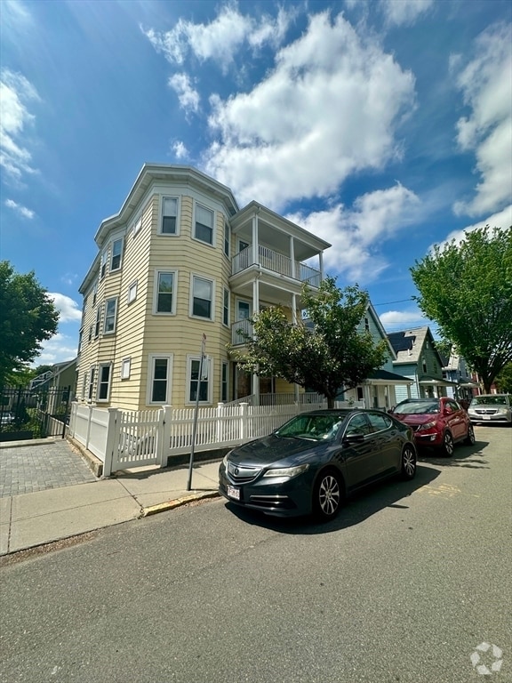 Building Photo - 25 Cedar St Unit 1 Rental
