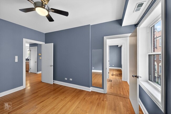Photo - Rogers Park Gem with in-unit Laundry