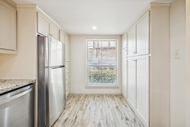 Photo - 14703 Barryknoll Ln Unit 25