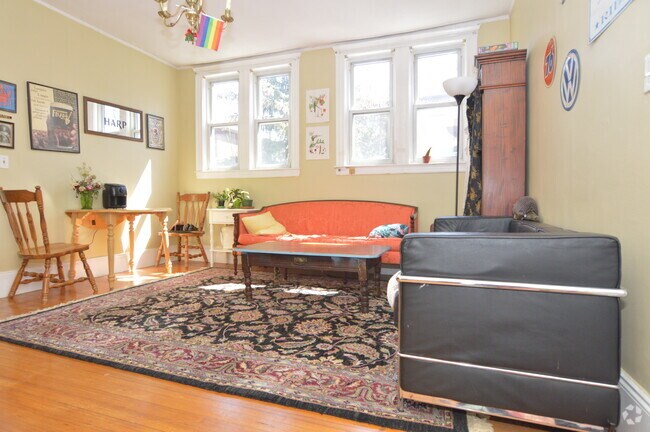 Building Photo - 3 Melton Rd Unit 3 Rental