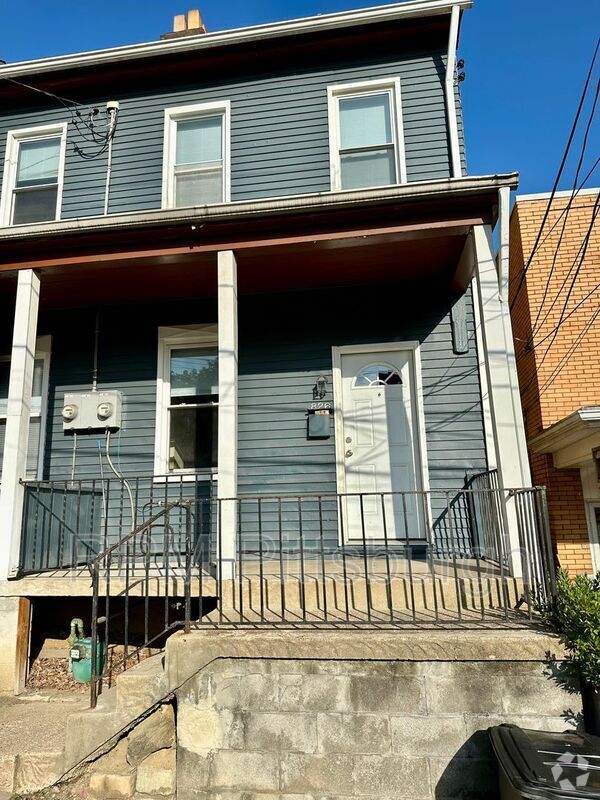 Building Photo - 826 Walbridge St Rental