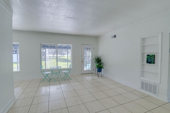 Photo - 121 S Triplet Lake Dr