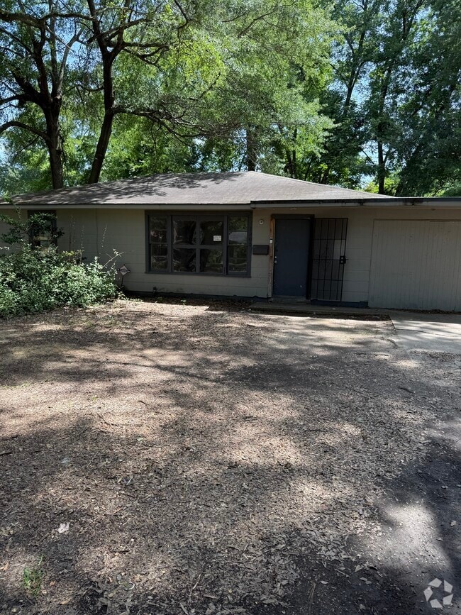 Building Photo - 1405 s 8th st Rental