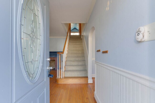 Photo - 407 Russell St