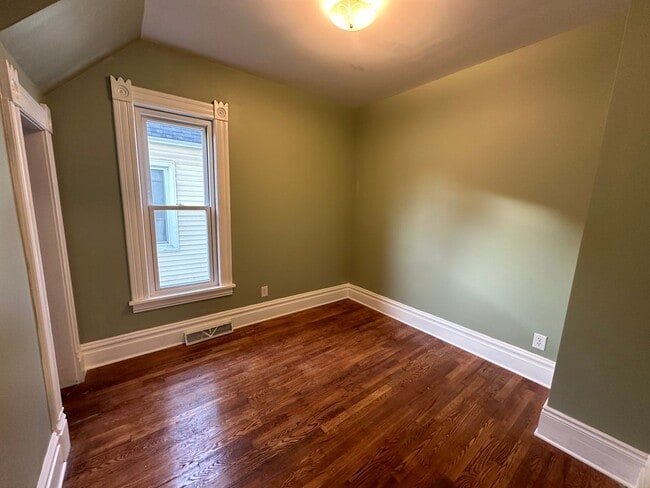 Photo - 824 Fifth NW