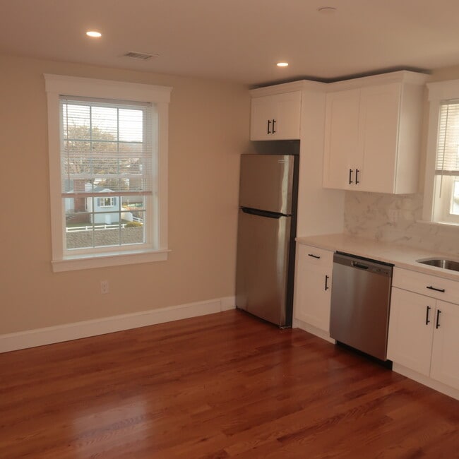 Photo - 32 Newhall St Unit 32 Newhall Street Saugus,