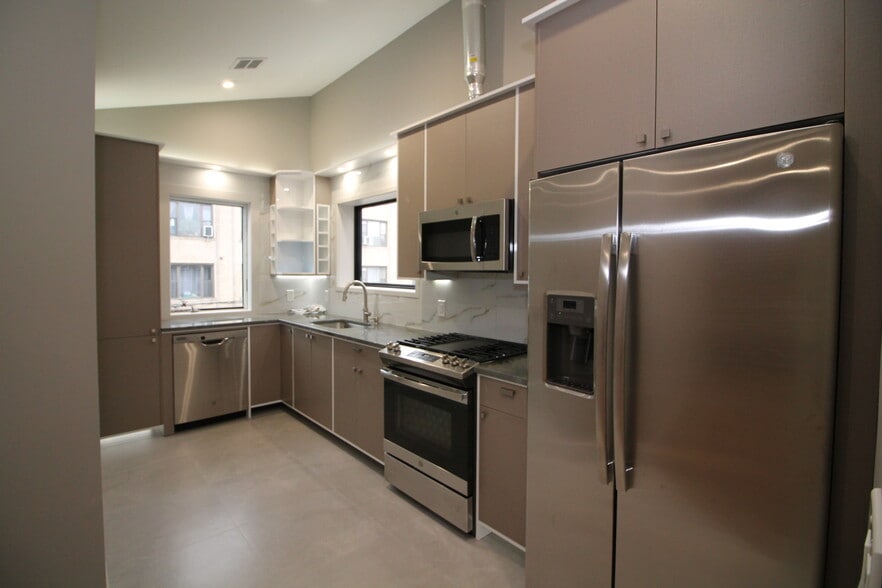 21 65th St
