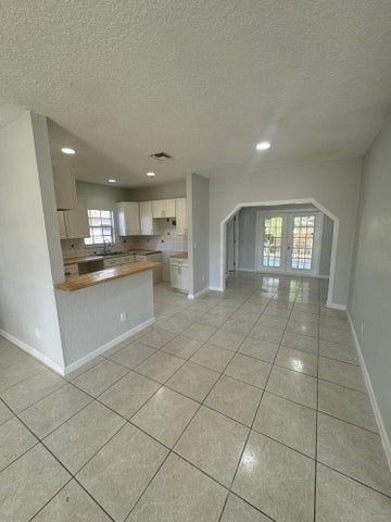 Photo - 623 SW 10th St