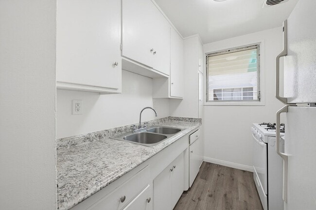 Photo - 333 Rexford Dr Unidad 7