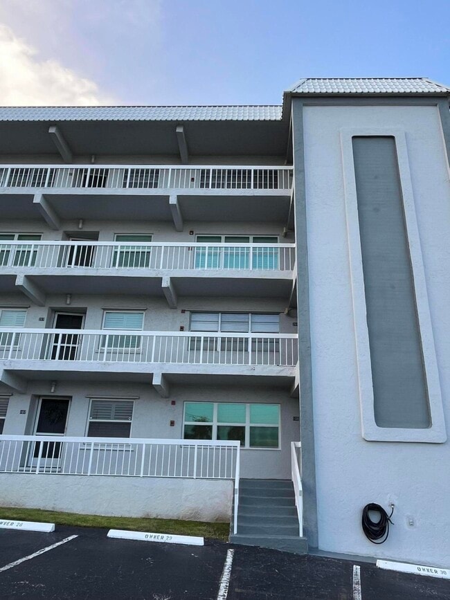 Photo - 155 Yacht Club Dr Unit 408,407