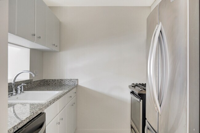 Photo - 255 W 94th St Unit SI FL7-ID1843