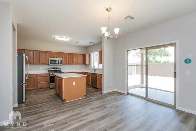 Photo - 1635 S Starling Dr