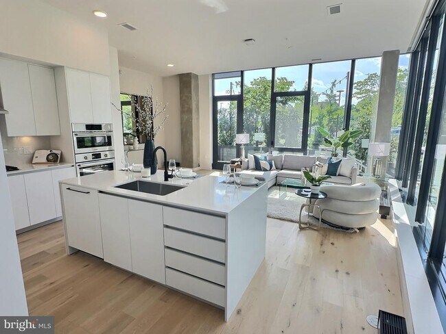 Photo - 3130 Potomac Ave Unit TH1