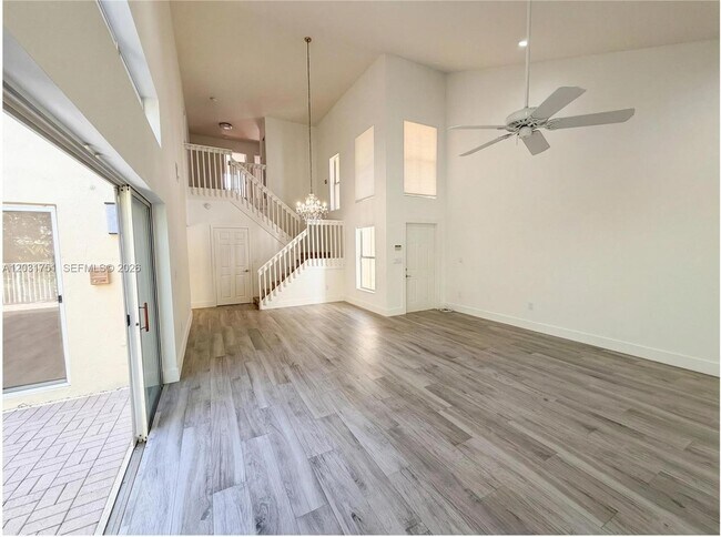 Photo - 1145 W Lake St