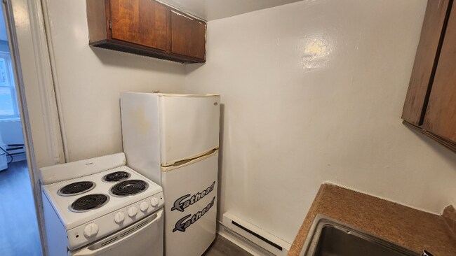 Photo - 52 Clinton St Unit Basement