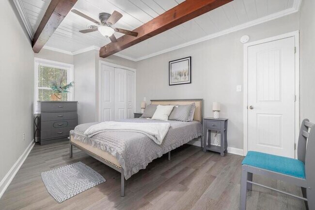 Photo - 1300-1330 Windsor Avenue - 1306B