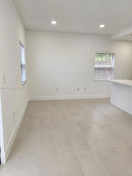2756 NW 46th St Unit 101