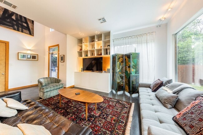 Photo - Gorgeous Fully Furnished Home in Brentwood - Short Term Lease  Options Available