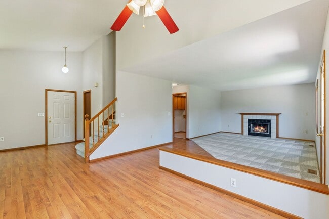Photo - 718 Justice Dr