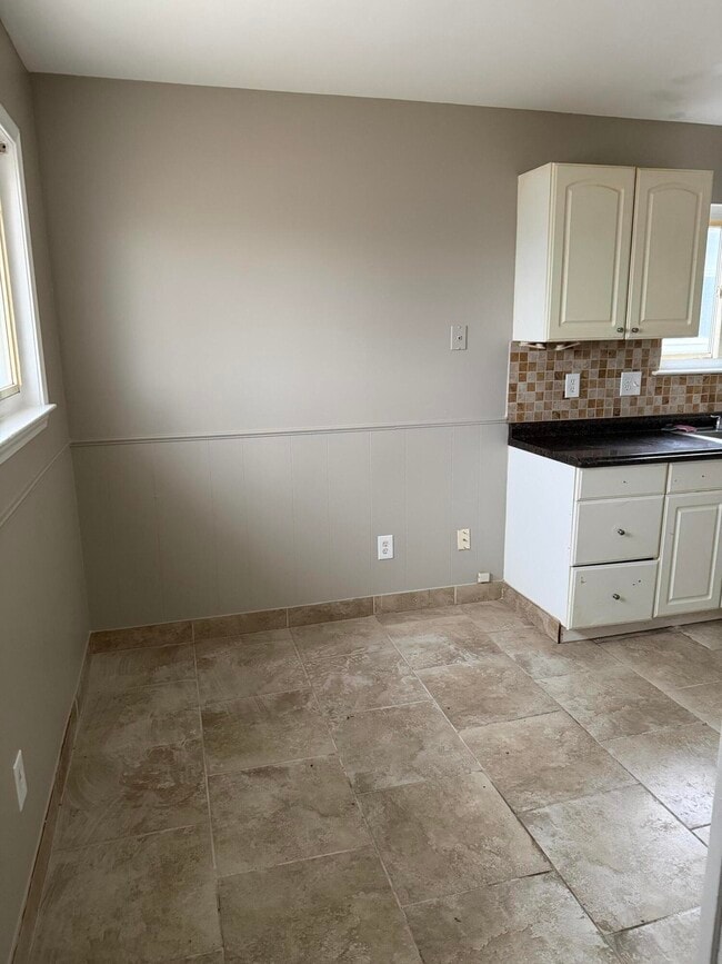 Photo - 2399 Emmons Ave