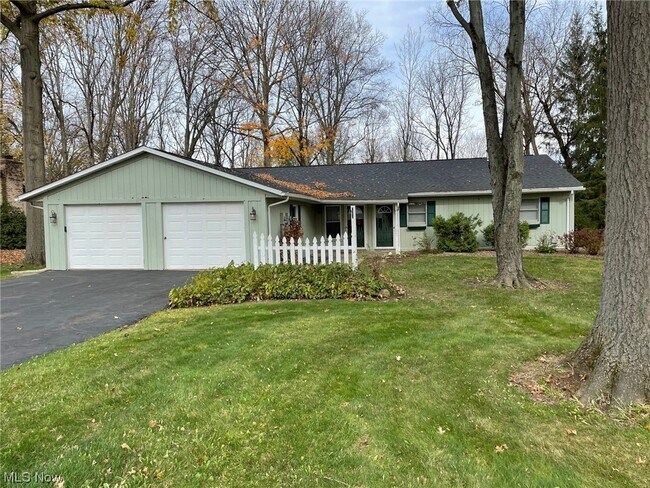 Photo - 240 Old Oak Dr