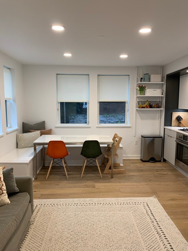 Built in dining bench - 129 W St NW Unit 101