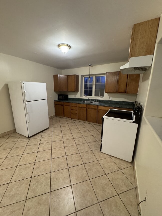 184 Lancaster Brook Rd
