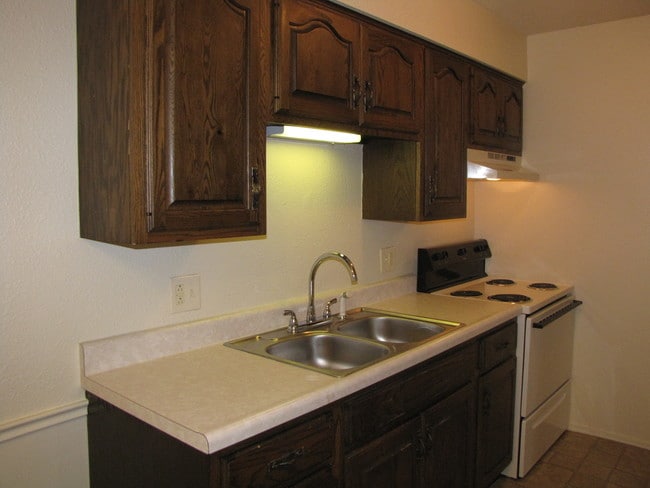 Jandal Apartments For Rent In Rossford Oh Forrent Fully Equipped Kitchen Jandal Apartments