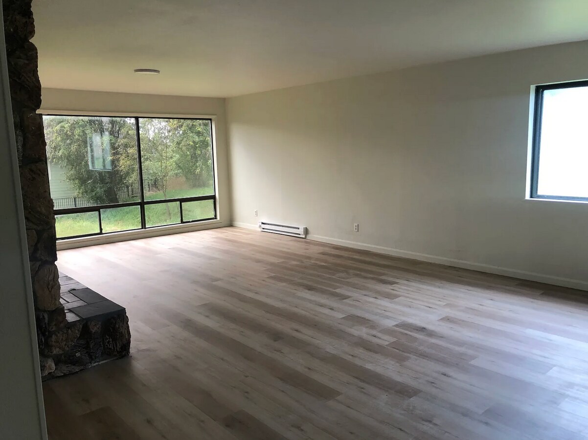 Photo - 5739 Vista Dr