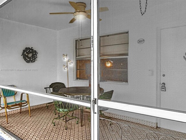 Photo - 541 Blue Heron Dr Unit 307