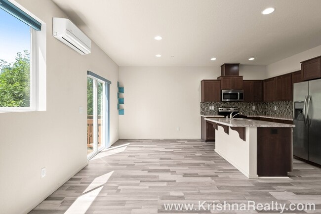 Photo - Eco-Friendly & Modern Townhome in Hazel Dell North