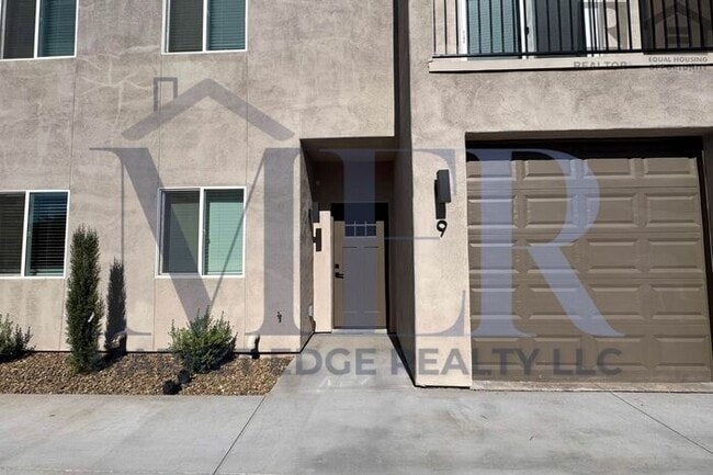 Photo - 3Bed/2.5Bath Townhouse in Sedona! FIRST MO...
