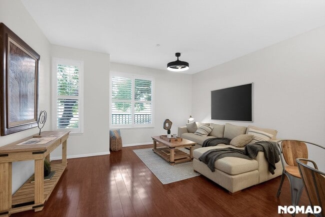 Photo - 22876 Charing St