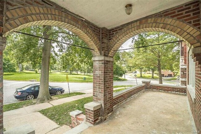 Photo - 7375 Amherst Ave